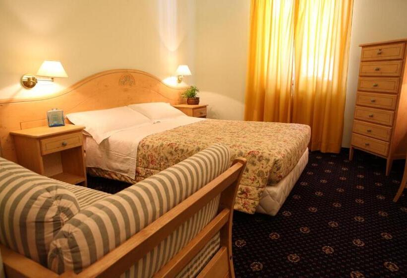 חדר סטנדרט לשלושה, Valverde