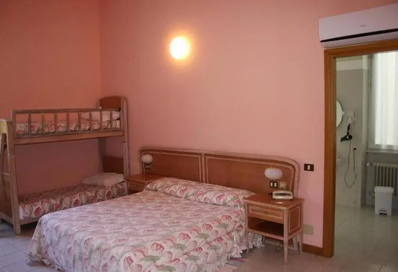 Habitació Quàdruple Estàndard, Vapore