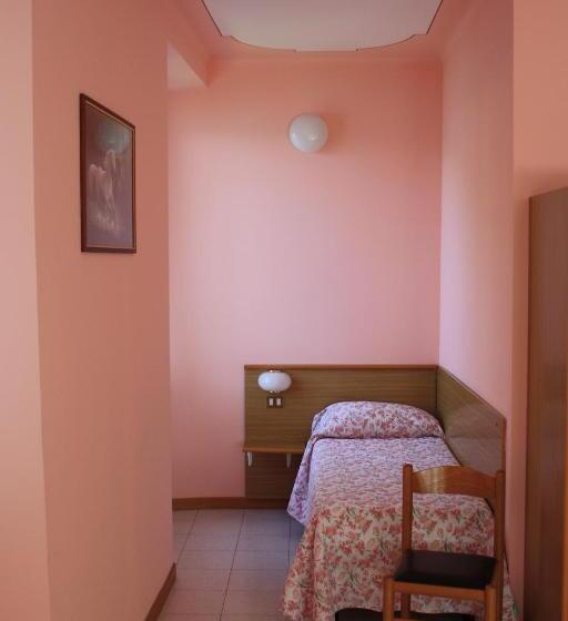 חדר סטנדרט לשלושה, Vapore