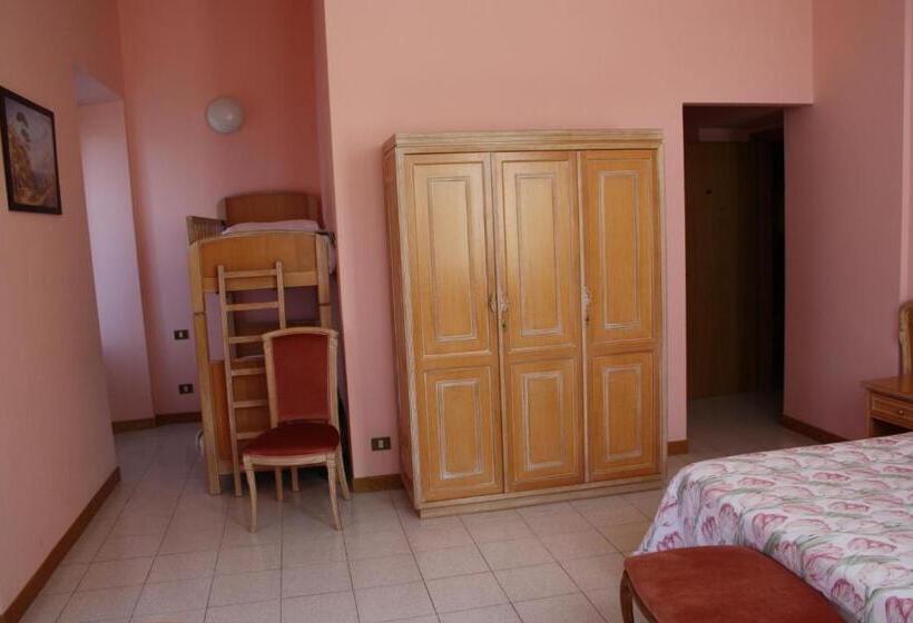 חדר סטנדרט לארבעה, Vapore