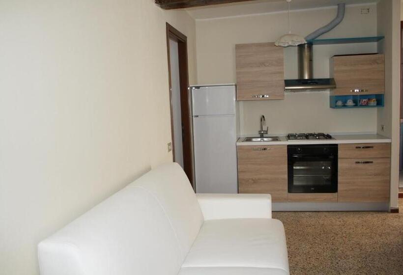 דירת שני חדרים, Vapore