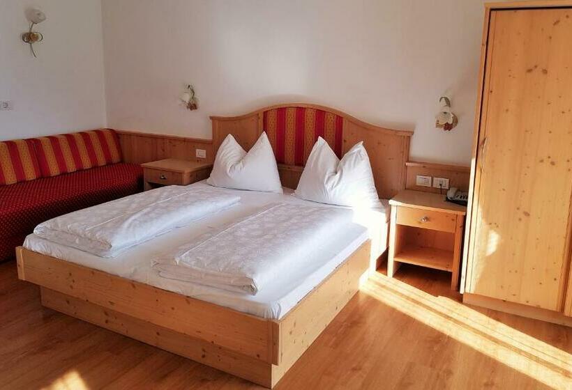 Номер Стандарт с Балконом, Zur Brücke   Your Home In Heart Of South Tyrol, With Brixencard And Free Parking