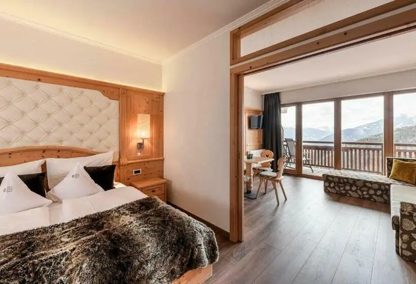 バルコニー付スイート, Parkhotel Holzerhof