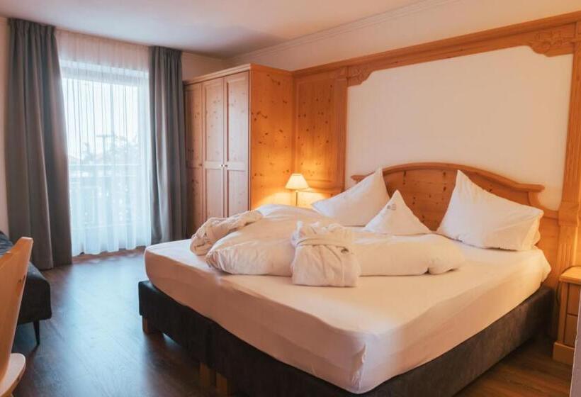 이코노미 룸, Parkhotel Holzerhof