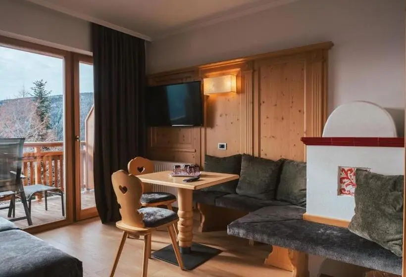 バルコニー付スイート, Parkhotel Holzerhof