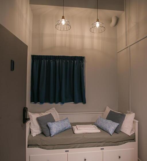 اتاق استاندارد با سرویس بهداشتی مشترک, Bluewaters Collab Quarters