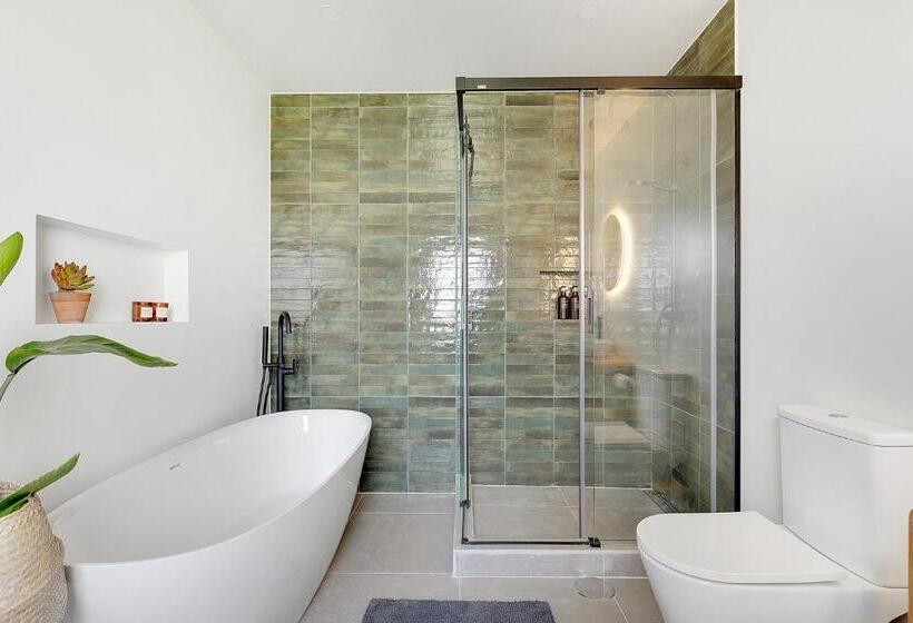 غرفة ديلوكس, Sunday Morning Guesthouse