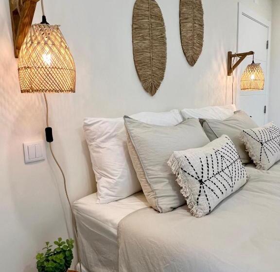 غرفة قياسية مزوَّدة بشُرفة, Sunday Morning Guesthouse