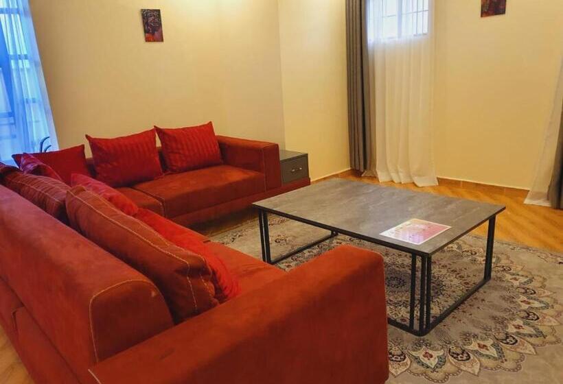 سوییت سوپریور, Comfort E Suites