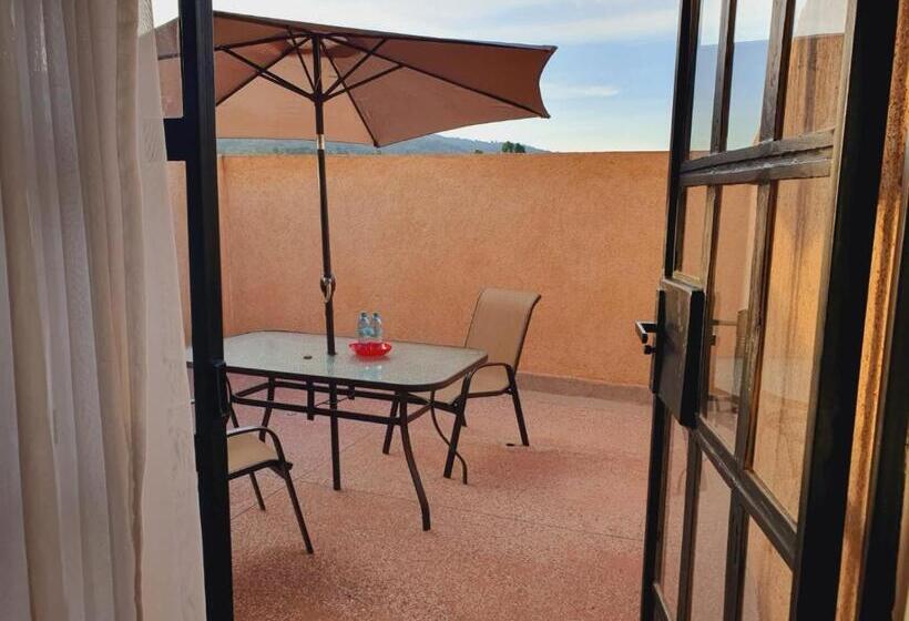 سوییت سوپریور, Comfort E Suites