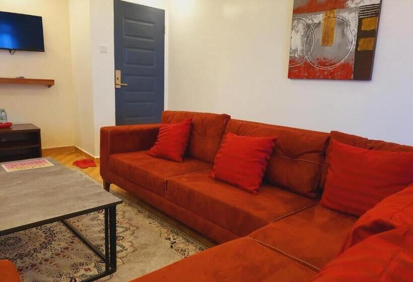 سوییت سوپریور, Comfort E Suites