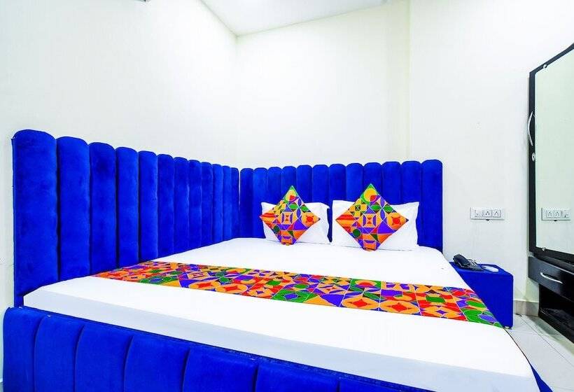 Номер Deluxe, Fabhotel Mantra Residency