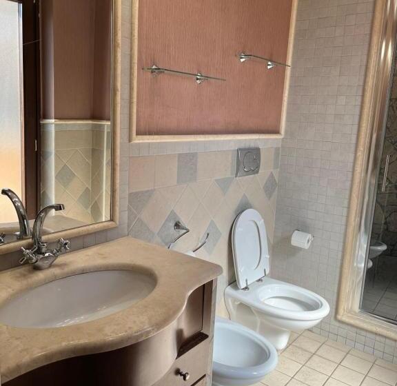 带大床的高级房间, Al Capolinea