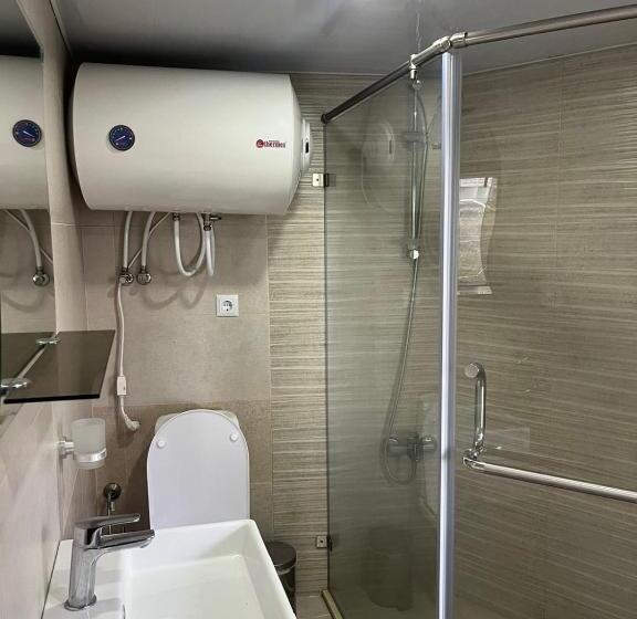 اتاق استاندارد سه نفره, Deluxe Guest House