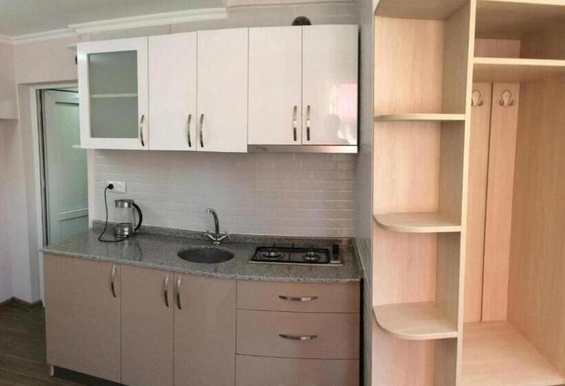 اتاق سوپریور سه تخته, Deluxe Guest House