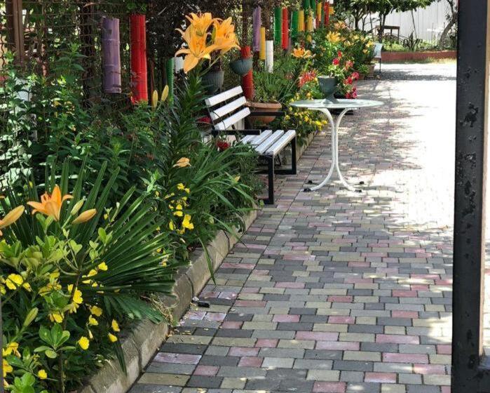 اتاق سوپریور سه تخته, Deluxe Guest House