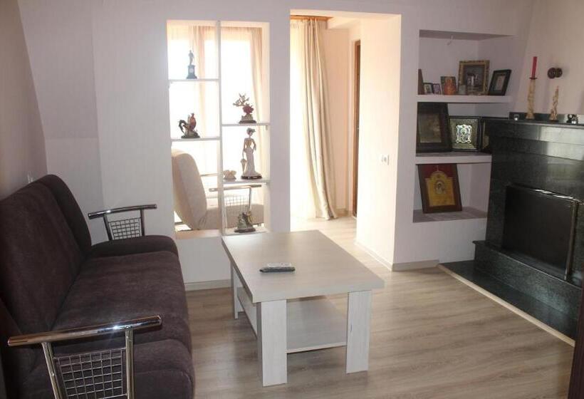 اتاق لوکس خانوادگی, Deluxe Guest House