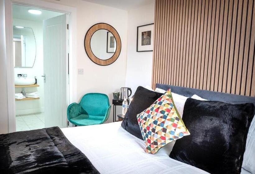 스탠다드 룸, Kings Arms Suites   Luxury Double   Freestanding Bath   Self Check In