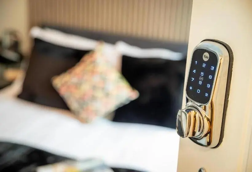 スタンダードルーム, Kings Arms Suites Luxury Double Freestanding Bath Self Check In