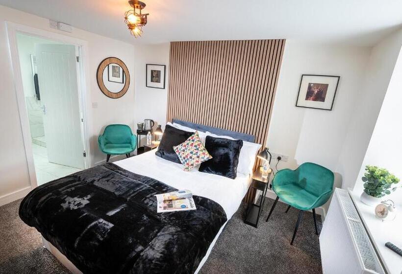 스탠다드 룸, Kings Arms Suites   Luxury Double   Freestanding Bath   Self Check In