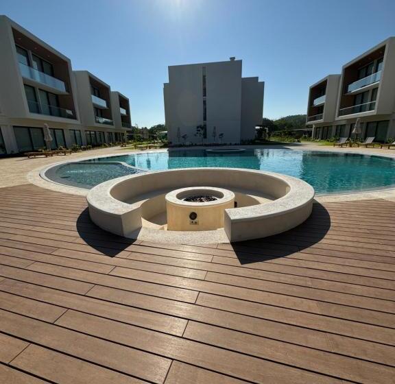 Апартаменты 2 Спальни, 2 Bedroom Jungle View Penthouse With Pool & Jacuzzi
