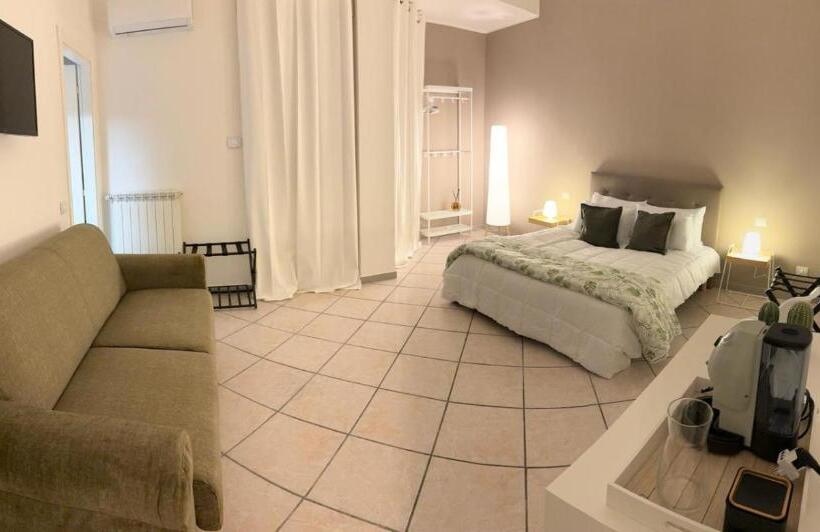 اتاق لوکس چهار تخته, 4th Floor Caserta