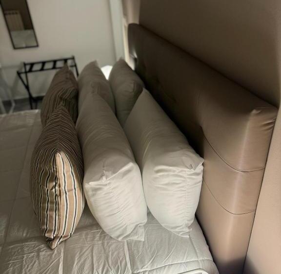 اتاق لوکس چهار تخته, 4th Floor Caserta