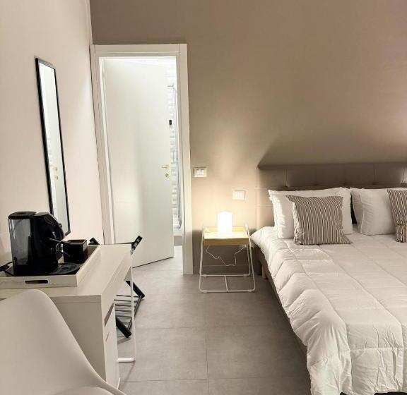 اتاق لوکس چهار تخته, 4th Floor Caserta