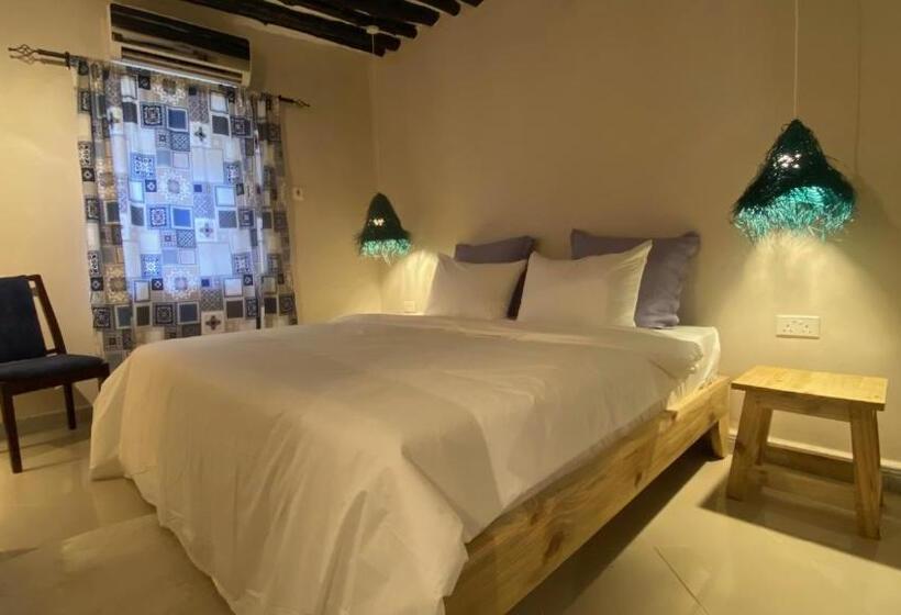 豪华房间, Hanaia House