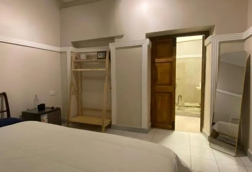デラックスルーム, Hanaia House
