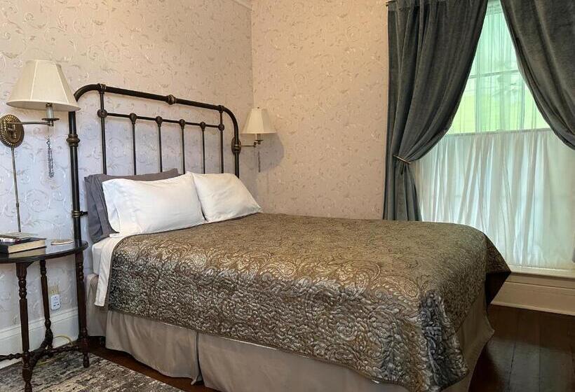 غرفة قياسية, Iron Gate Inn