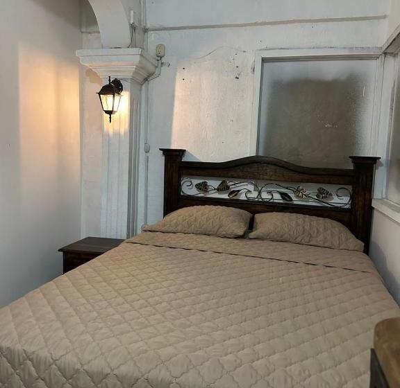 اتاق لوکس, Neizan