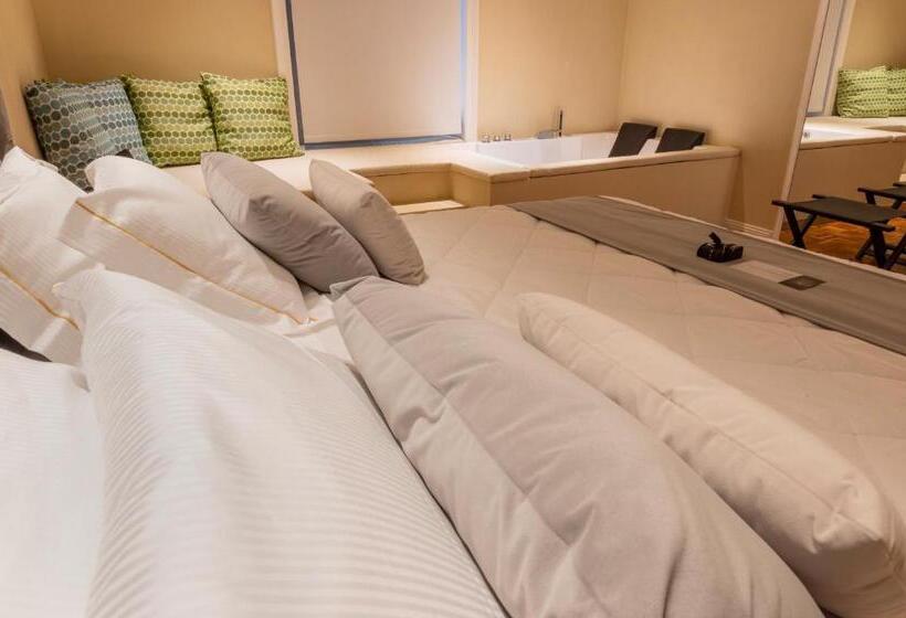 اتاق لوکس, Five Suite