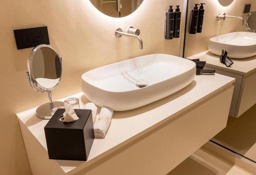 اتاق لوکس, Five Suite