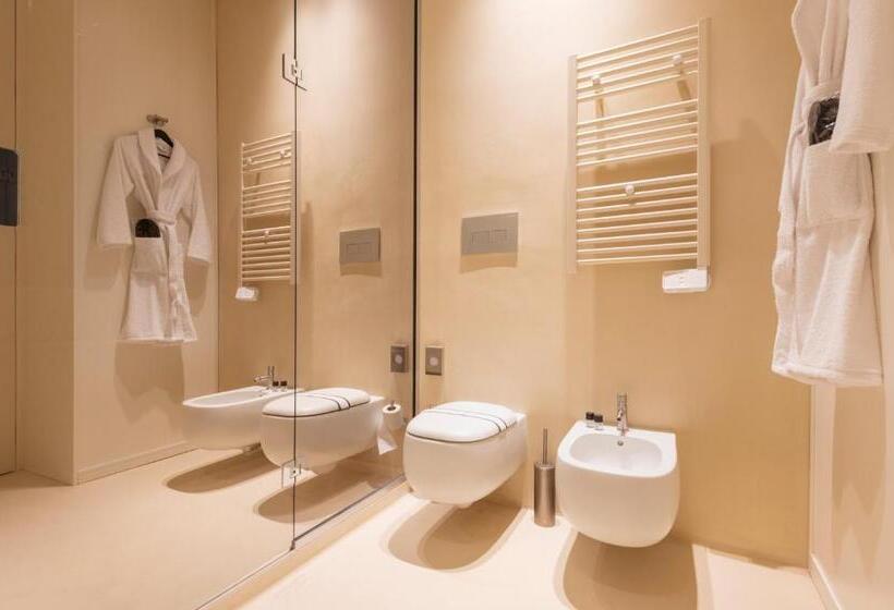 اتاق لوکس, Five Suite