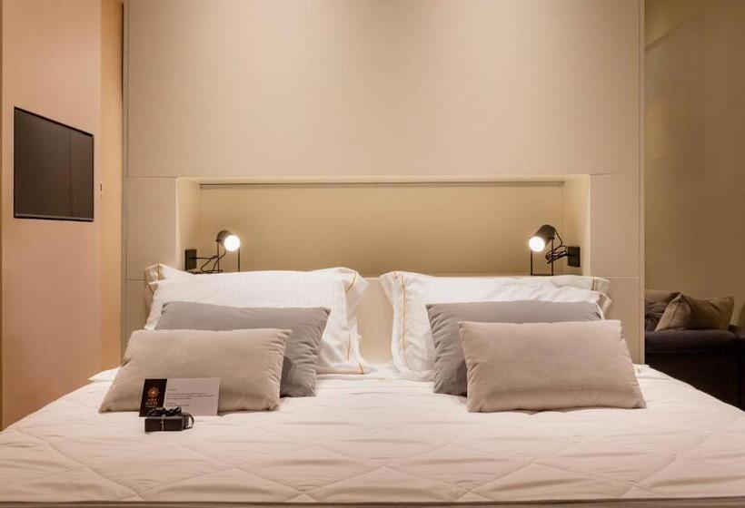 اتاق سوپریور با تخت بزرگ, Five Suite