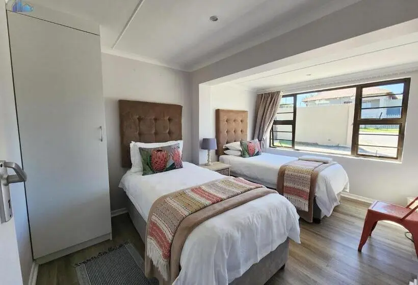 ガーデンビューファミリールーム, Gonubie Guest Cottages