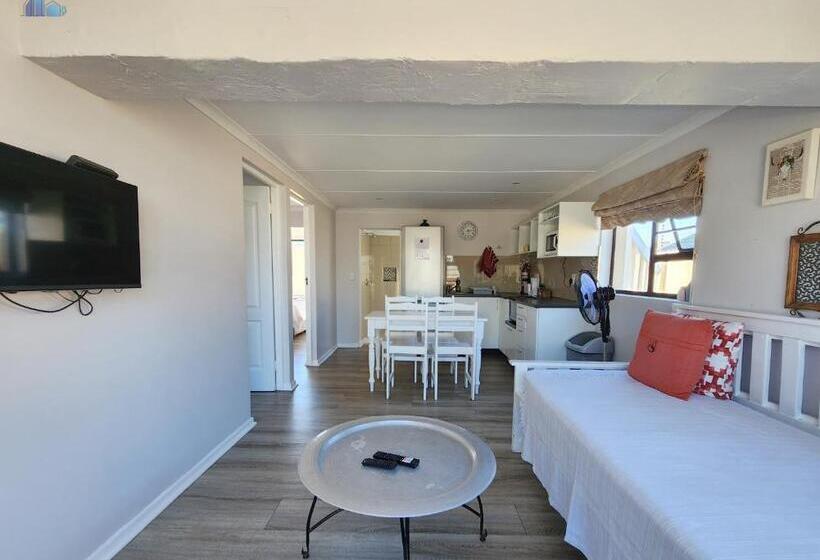 חדר משפחתי נוף לגינה, Gonubie Guest Cottages