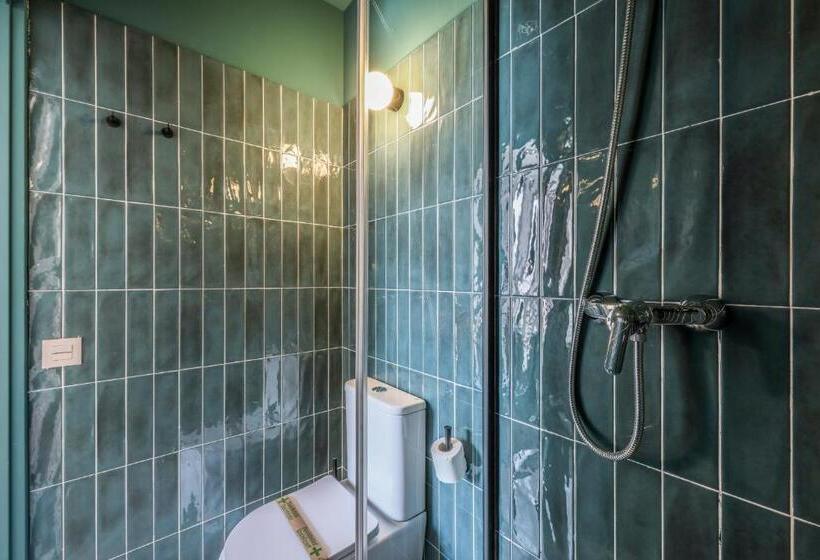 اتاق استاندارد با چشمانداز استخر, Madrid Live Coworking Self Service