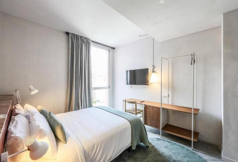 اتاق استاندارد با چشمانداز استخر, Madrid Live Coworking Self Service