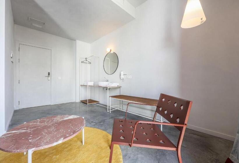 اتاق لوکس, Madrid Live Coworking Self Service