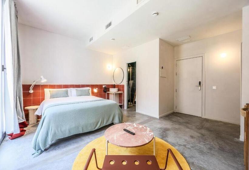 اتاق سوپریور, Madrid Live Coworking Self Service