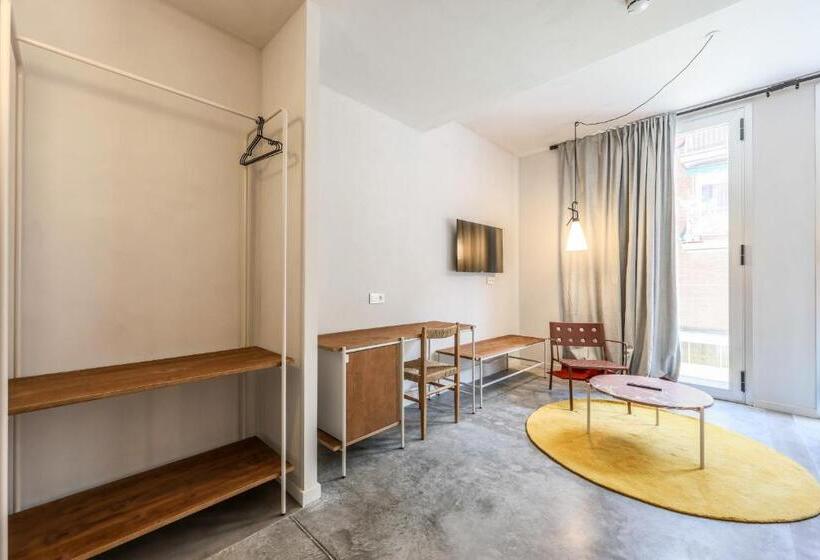اتاق سوپریور, Madrid Live Coworking   Self Service