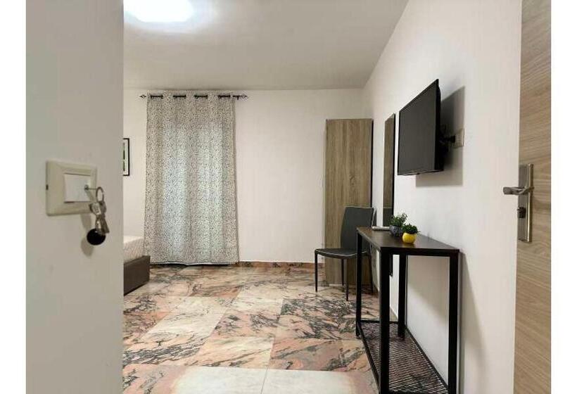 标准三人间, Unique Rooms In Centro Città Bagno Privato E Climatizzatore