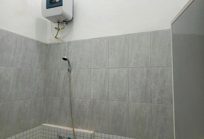 غرفة عائلية, Bebek Kuning Residence