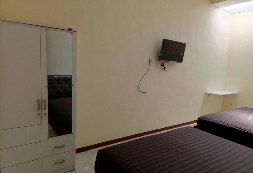 غرفة عائلية, Bebek Kuning Residence