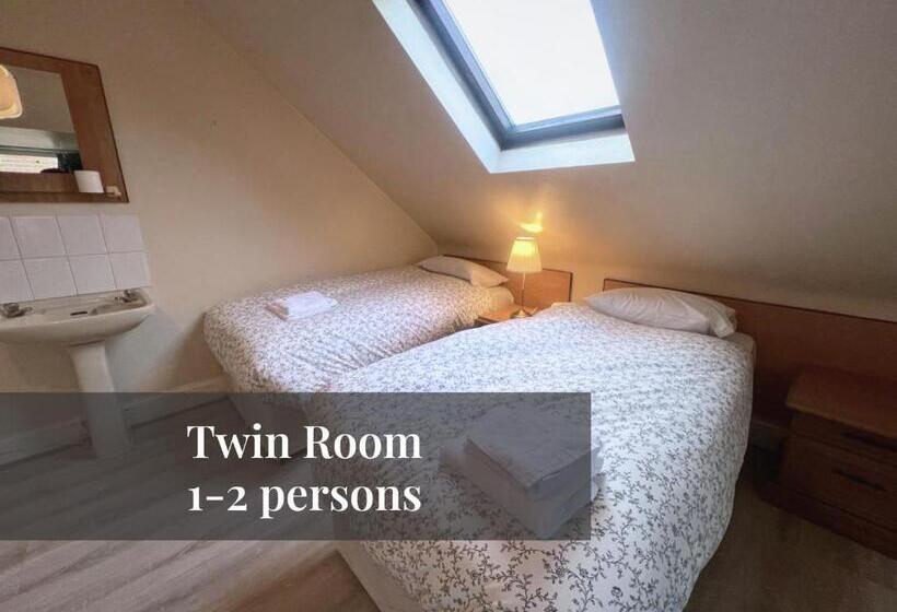 Номер Стандарт Совместная Ванная, Helen S Hotel Near Wembley