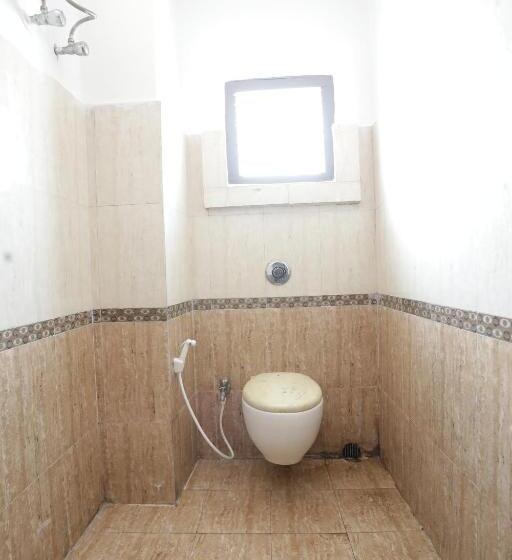 Номер Deluxe Кровать Кинг, Hi5 Stay Near Care Hospital By Morservices