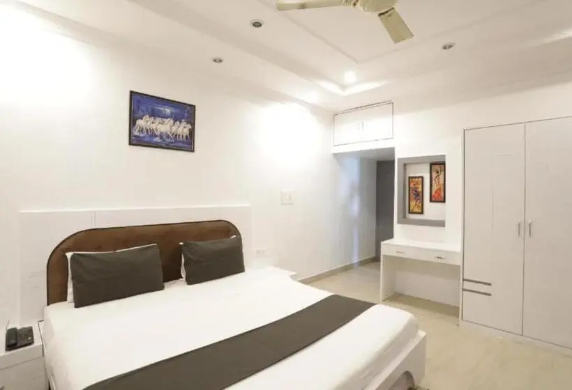 デラックスルーム, Hi5 Stay Near Care Hospital By Morservices