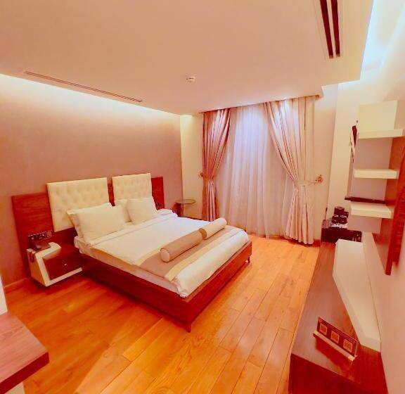 豪华单人间, Granada